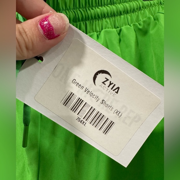 NWT Zyia Green Velocity Short - Picture 5 of 10